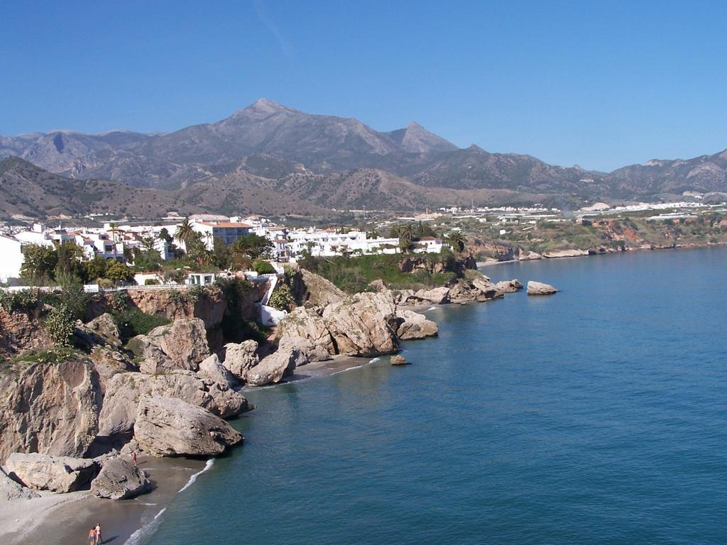 Apartamentos Plaza Nerja Kültér fotó