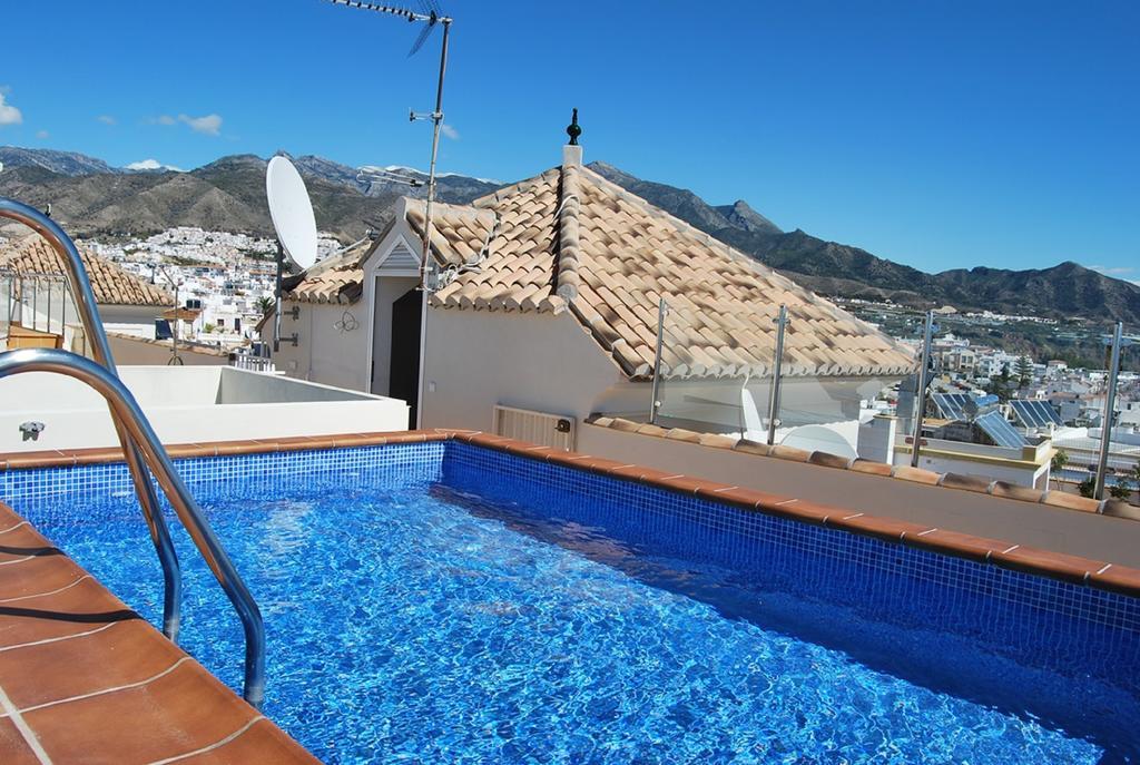 Apartamentos Plaza Nerja Kültér fotó
