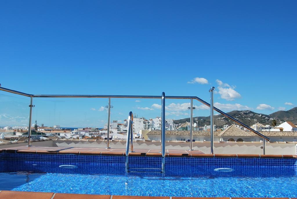 Apartamentos Plaza Nerja Kültér fotó