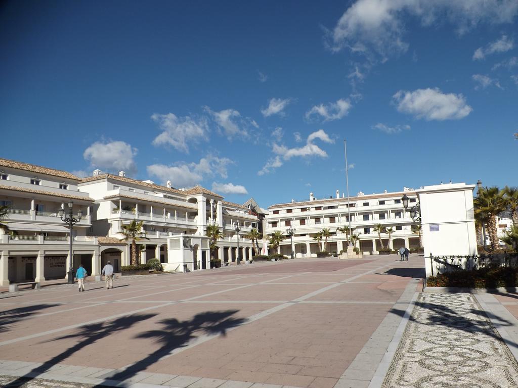 Apartamentos Plaza Nerja Kültér fotó